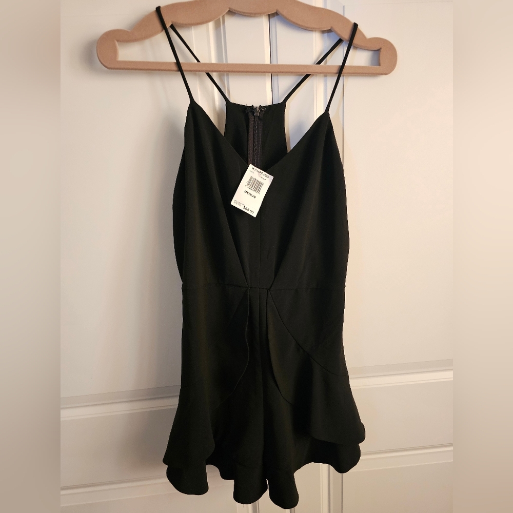 NWT Medium Mustard Seed Black Romper Ruffle Flutter Shorts